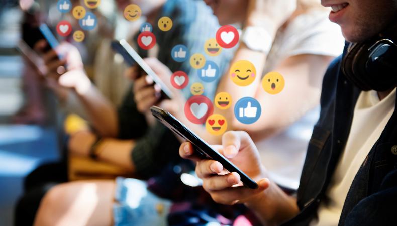 How Social Media Apps Keep You Addicted | Fab.ng