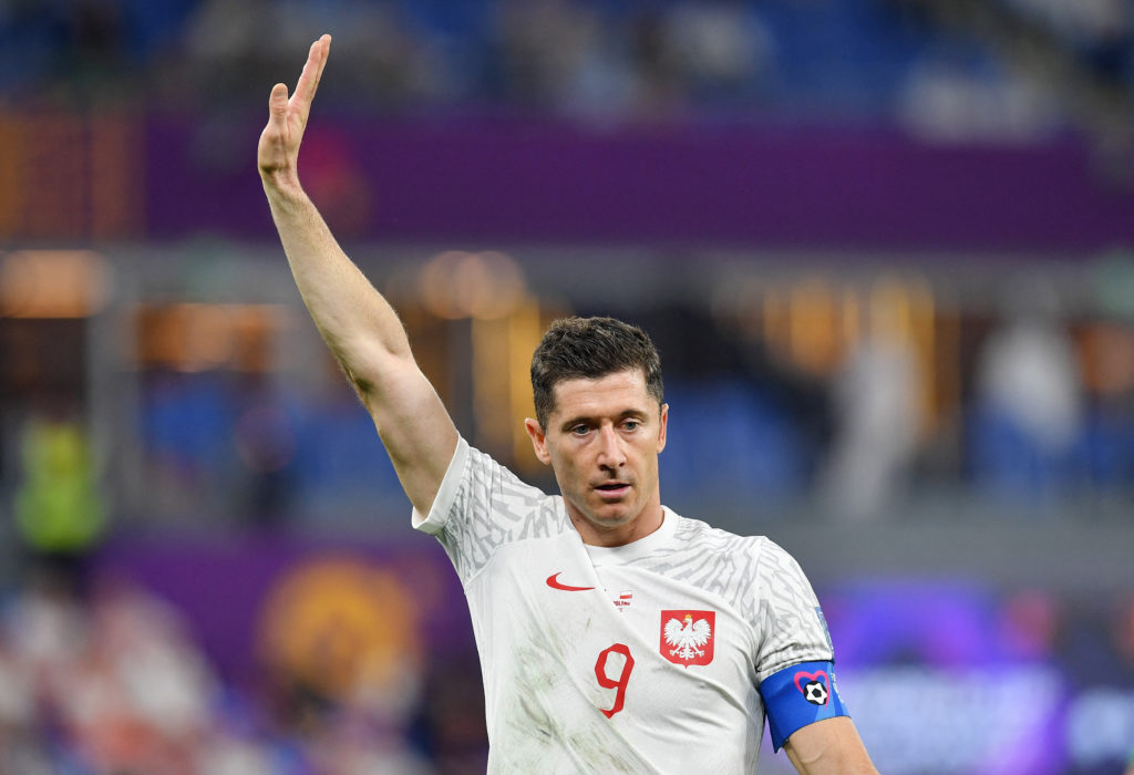 Barcelona star Robert Lewandowski on wave of Saudi Arabia