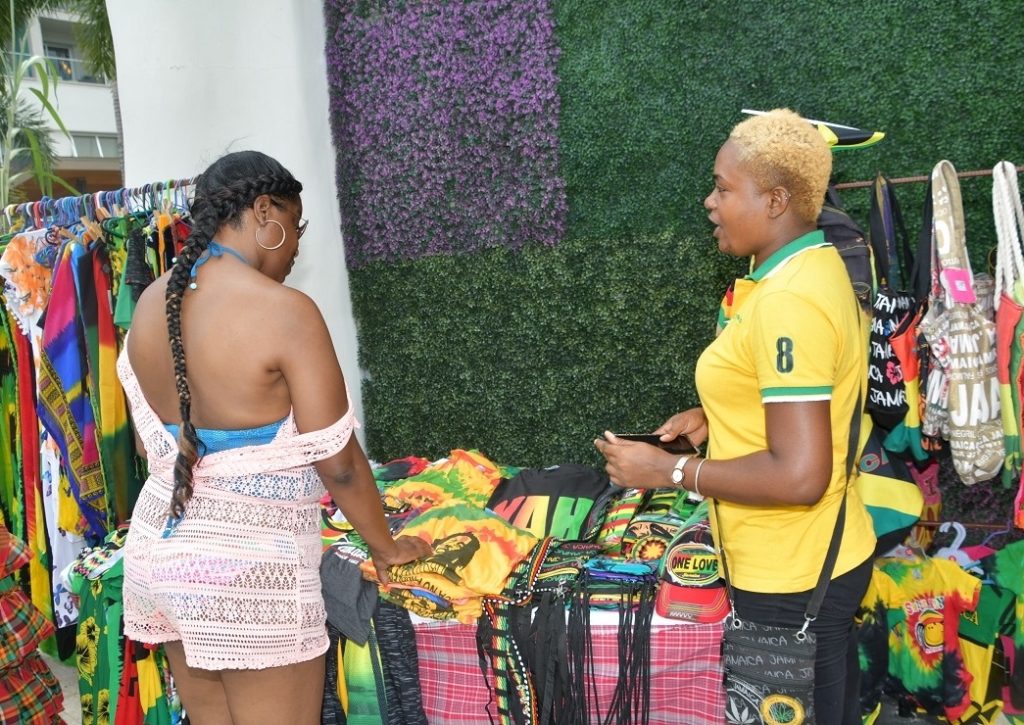 Jamaican craft traders set to experience ‘best tourist season ever