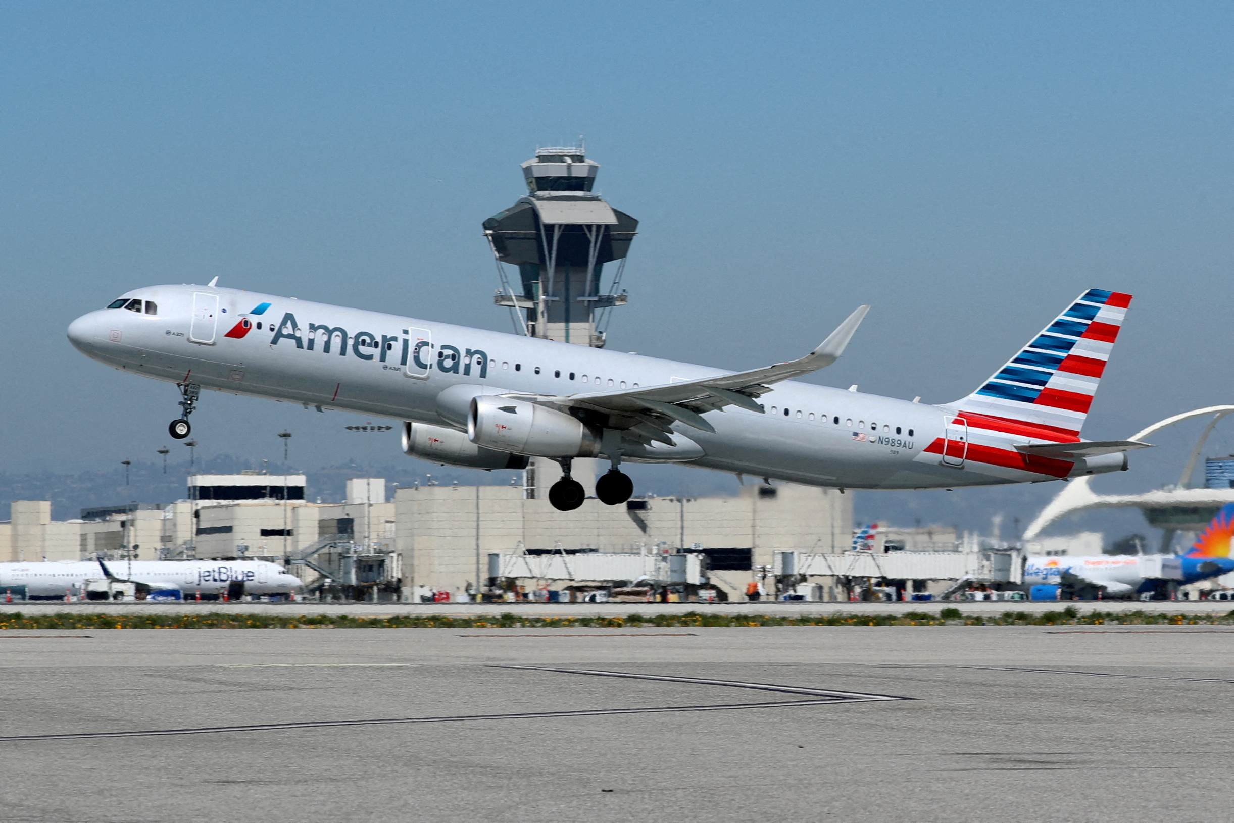 American Airlines reveals estimated dates of its return to Latin