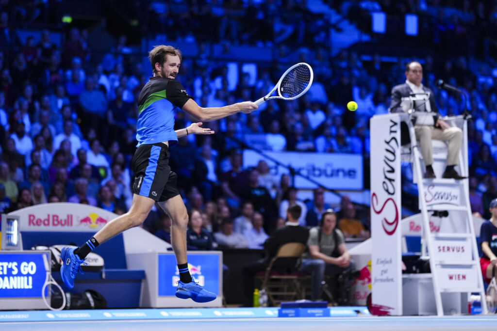 Daniil Medvedev seals Vienna Open title, while Felix Auger-Aliassime wins  the Swiss Indoors in Basel, Tennis News