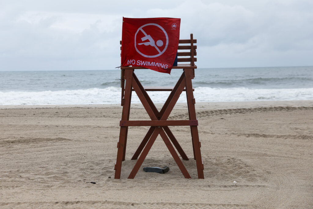 The current image has no alternative text. The file name is: 2025-08-20T150152Z_1_LYNXMPEL7J0OK_RTROPTP_4_STORM-ERIN.jpg